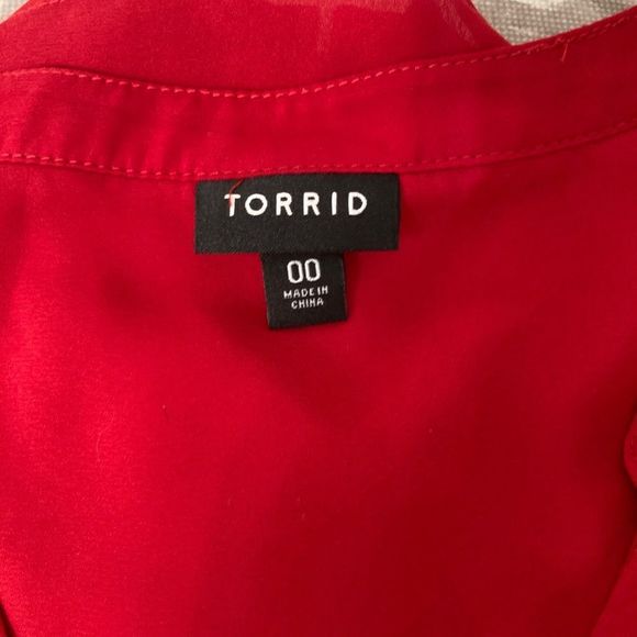 TORRID HARPER - RED GEORGETTE BUTTON-LOOP BLOUSE - Picture 7 of 8